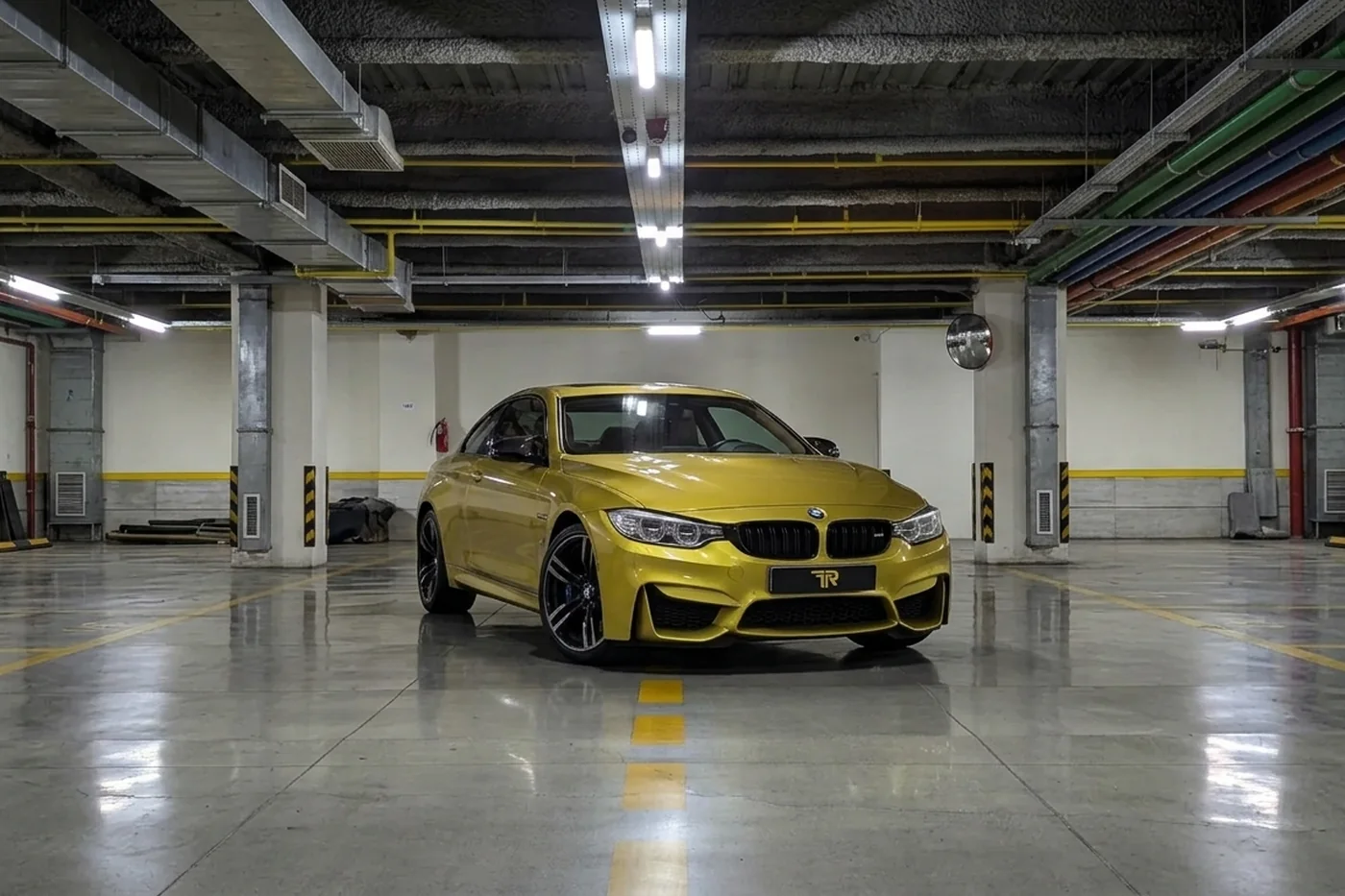 نمای واقعی BMW M4 زرد موجود در ناوگان تهران رنت